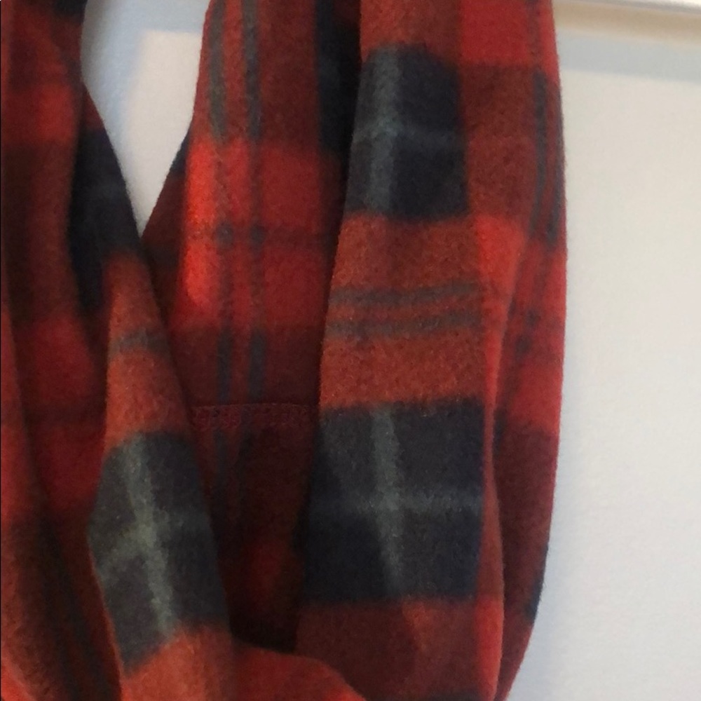 Circular Scarf - Picture 2 of 2